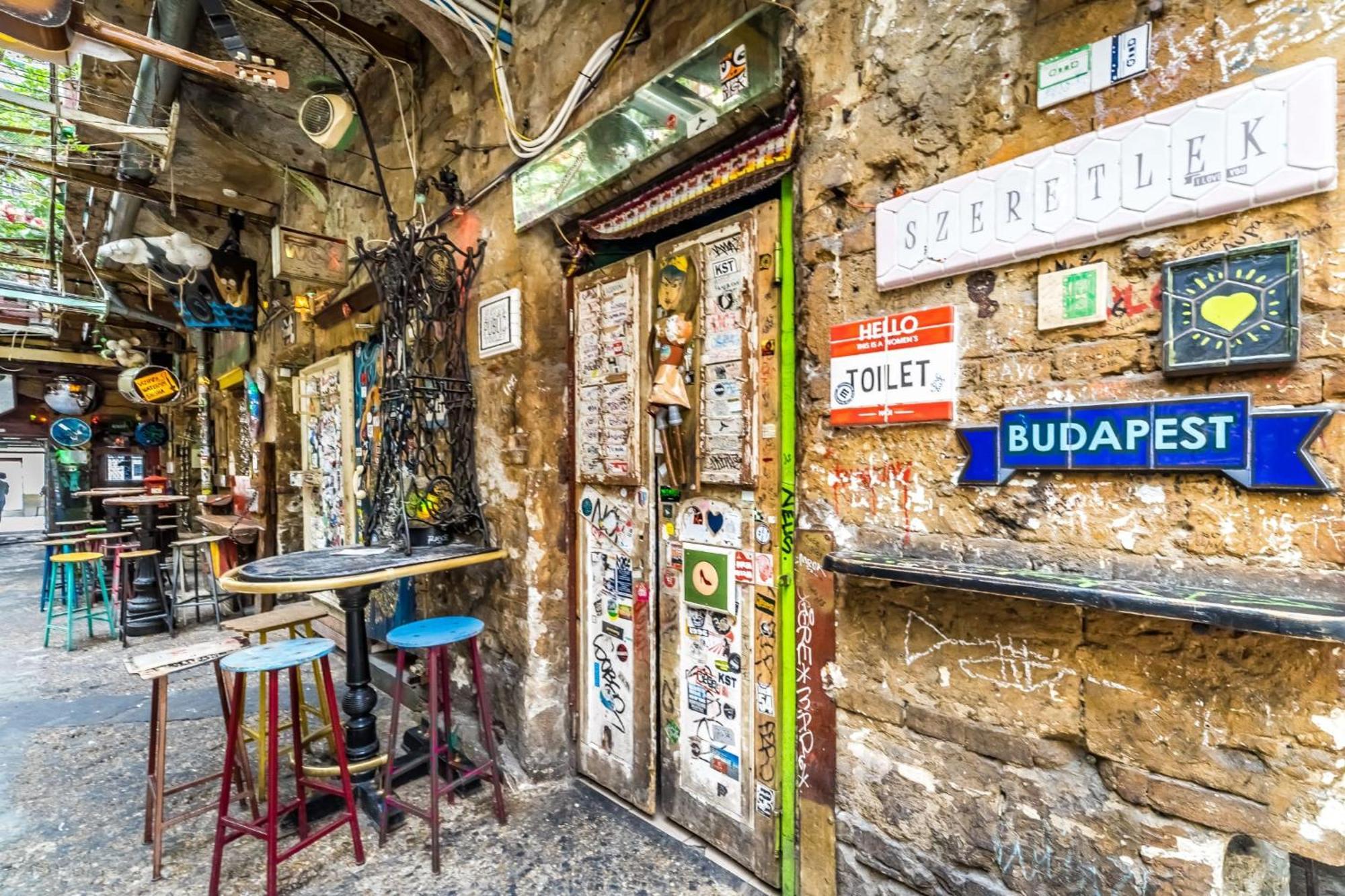 Casadeco Budapest Apt-Stunning New York Cafe View Экстерьер фото